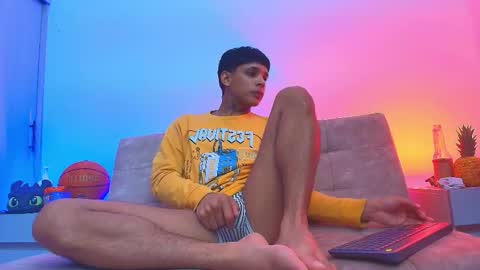 THOMAS  JOHANN online show from November 20, 1:50 am