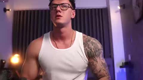 Snapshot of thomas_falcon1 chatting on October 15, 2:33 am Thomas Falcon online show from October 15, 2:33 am