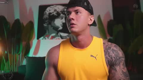 Snapshot of thomas_falcon1 chatting on November 14, 12:53 am Thomas Falcon online show from November 14, 12:53 am