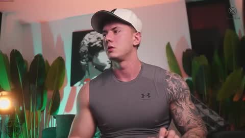 Snapshot of thomas_falcon1 chatting on November 15, 1:03 am Thomas Falcon online show from November 15, 1:03 am