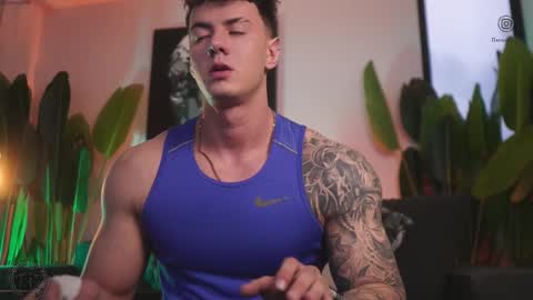 Snapshot of thomas_falcon1 chatting on November 23, 10:20 pm Thomas Falcon online show from November 23, 10:20 pm