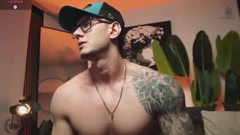 Thomas Falcon online show from January 17, 1:10 am