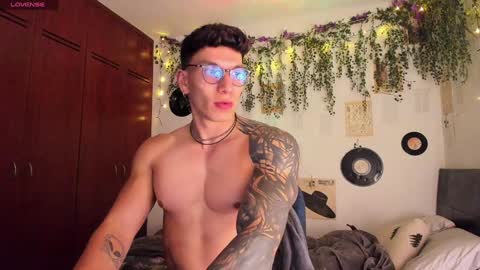 Thomas Grey online show from January 24, 7:51 am