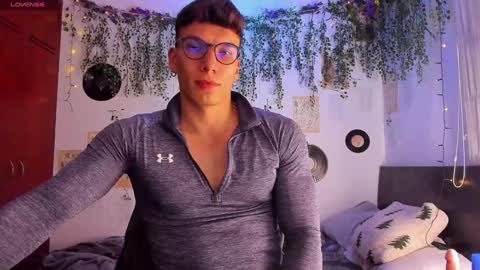 Snapshot of thomas_fuckboy chatting on February 8, 3:41 am Thomas Grey online show from February 8, 3:41 am