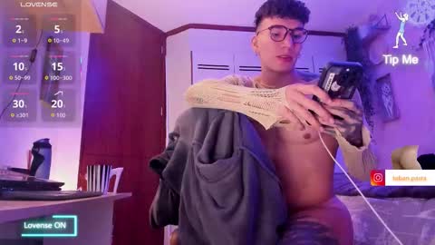 Snapshot of thomas_fuckboy chatting on November 27, 10:39 am Thomas Grey online show from November 27, 10:39 am