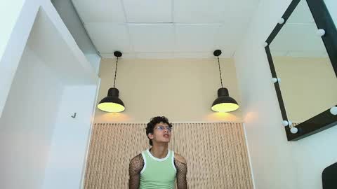 thomas online show from April 23, 8:11 pm