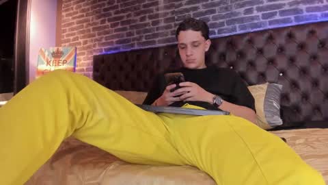 ---Thomas--- online show from January 28, 4:08 am