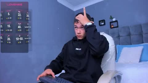 Thomas online show from November 18, 12:31 pm