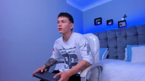 Thomas online show from November 26, 12:39 pm