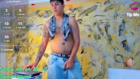 Snapshot of thomas_thundr chatting on May 31, 4:42 am Thomas and Faon online show from May 31, 4:42 am