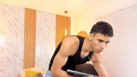 Thomas online show from February 11, 9:35 pm