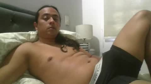 Snapshot of thomasbbc25 chatting on January 30, 5:39 pm Thomas online show from January 30, 5:39 pm