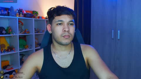 Snapshot of thomascollins__ chatting on February 4, 7:07 am Thomas online show from February 4, 7:07 am