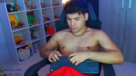 Snapshot of thomascollins__ chatting on February 11, 8:37 am Thomas online show from February 11, 8:37 am