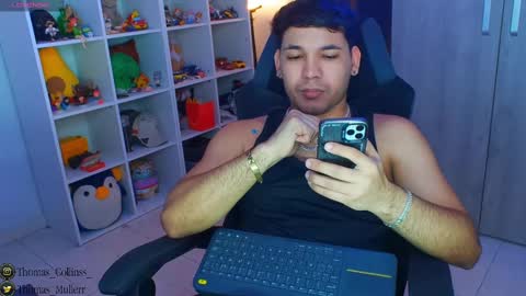 Snapshot of thomascollins__ chatting on February 14, 7:59 am Thomas online show from February 14, 7:59 am