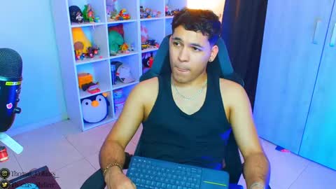 Snapshot of thomascollins__ chatting on March 11, 7:58 am Thomas online show from March 11, 7:58 am