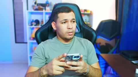 Snapshot of thomascollins__ chatting on October 28, 8:40 am Thomas online show from October 28, 8:40 am