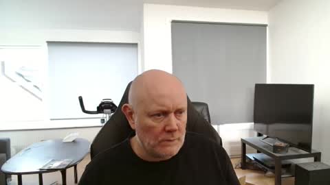 Snapshot of thomash32 chatting on September 20, 7:31 am thomash32 online show from September 20, 7:31 am