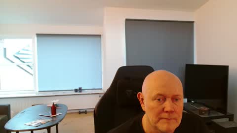 Snapshot of thomash32 chatting on October 28, 3:04 pm thomash32 online show from October 28, 3:04 pm