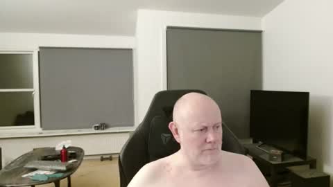 Snapshot of thomash32 chatting on November 5, 11:49 pm thomash32 online show from November 5, 11:49 pm