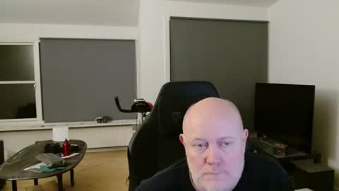 Snapshot of thomash32 chatting on November 12, 5:02 pm thomash32 online show from November 12, 5:02 pm