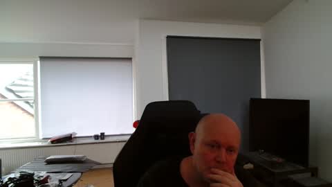 Snapshot of thomash32 chatting on November 29, 12:41 pm thomash32 online show from November 29, 12:41 pm