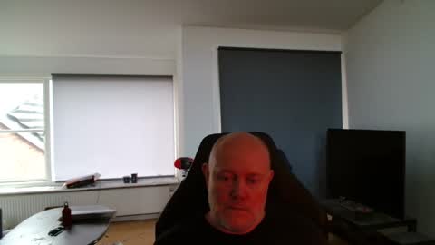 Snapshot of thomash32 chatting on December 1, 1:49 pm thomash32 online show from December 1, 1:49 pm