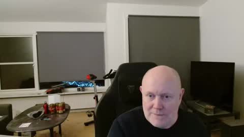 Snapshot of thomash32 chatting on December 14, 6:23 pm thomash32 online show from December 14, 6:23 pm