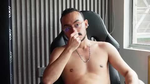 Snapshot of thomasmontiel chatting on June 30, 7:04 pm Thomas online show from June 30, 7:04 pm
