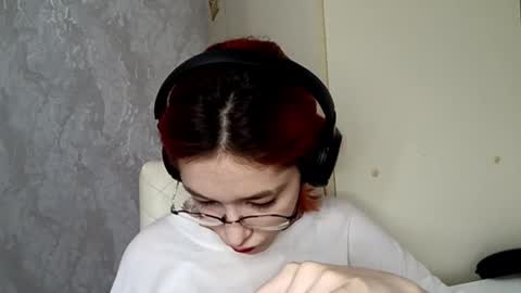 Snapshot of thomasvicknair chatting on December 4, 11:52 am Lina online show from December 4, 11:52 am