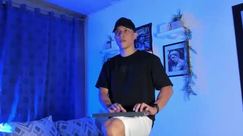 Thoms Every online show from November 26, 12:00 am