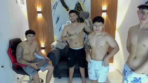 Snapshot of thomson_hot01 chatting on September 12, 5:07 am thomson_hot01 online show from September 12, 5:07 am