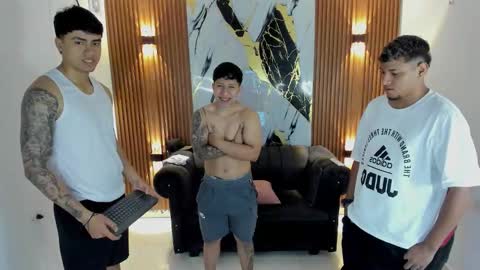 Snapshot of thomson_hot01 chatting on September 19, 5:09 am thomson_hot01 online show from September 19, 5:09 am