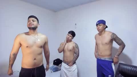 Snapshot of thomson_hot01 chatting on September 27, 5:23 am thomson_hot01 online show from September 27, 5:23 am