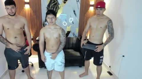 Snapshot of thomson_hot01 chatting on October 1, 5:13 am thomson_hot01 online show from October 1, 5:13 am