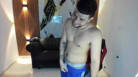 Snapshot of thomson_hot01 chatting on October 3, 5:15 am thomson_hot01 online show from October 3, 5:15 am