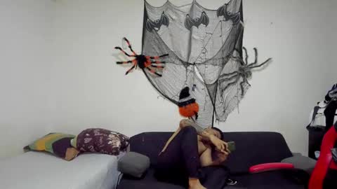 Snapshot of thomson_hot01 chatting on October 28, 5:22 am thomson_hot01 online show from October 28, 5:22 am