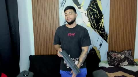 Snapshot of thomson_hot01 chatting on December 4, 5:28 am thomson_hot01 online show from December 4, 5:28 am