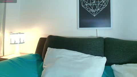 Snapshot of thomylov chatting on October 11, 3:39 am thomylov online show from October 11, 3:39 am