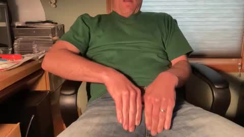 Snapshot of thongguy2021 chatting on May 18, 11:32 pm thongguy 2021 online show from May 18, 11:32 pm