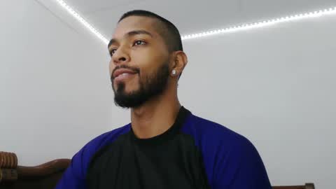 Snapshot of thonymaster chatting on February 18, 4:37 am thonyy online show from February 18, 4:37 am