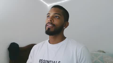 Snapshot of thonymaster chatting on February 25, 3:52 am thonyy online show from February 25, 3:52 am