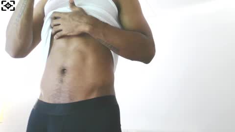 Snapshot of thonymaster chatting on March 6, 5:57 am thonyy online show from March 6, 5:57 am