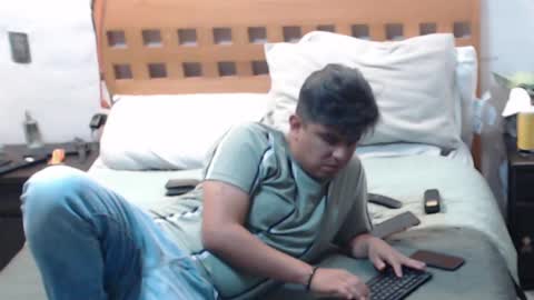 thor0200 online show from December 11, 2:41 am