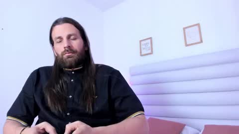 Snapshot of thor_colombia chatting on January 1, 7:30 am THE CAPTAIN online show from January 1, 7:30 am