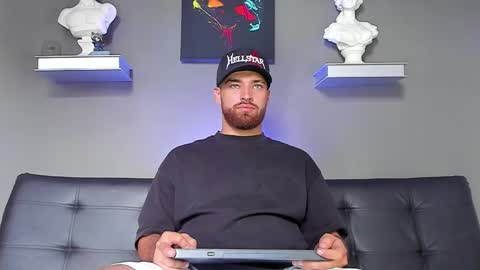 thor_evans online show from November 21, 8:51 pm