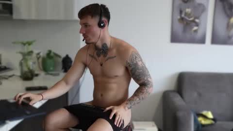 Sebastian online show from December 2, 9:39 pm