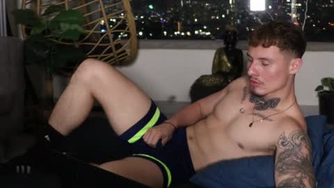 Sebastian online show from December 7, 2:42 am