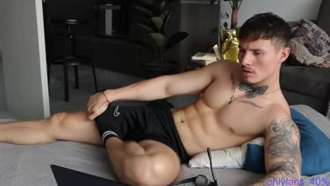 Sebastian online show from February 19, 6:32 pm