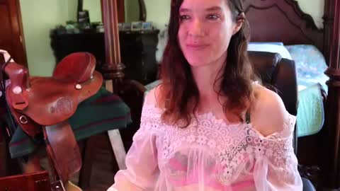 Snapshot of thornbury_rose chatting on September 26, 1:48 pm ThornburyRose online show from September 26, 1:48 pm